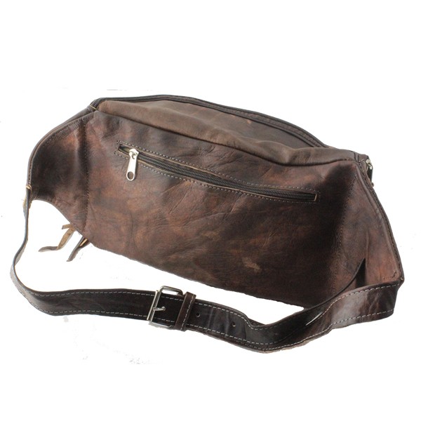 2. SORTERING NEDSAT mørkebrun Stor afrikansk bæltetaske i læder med vintage kelim - accessories.dk - billede 3