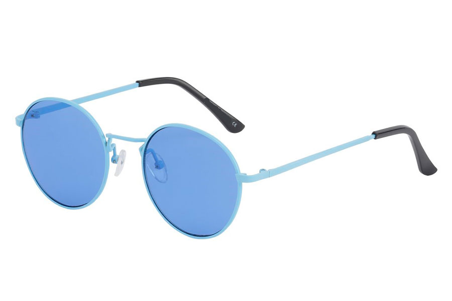 Moderigtig solbrille i lyseblåt metalstel med blå linser