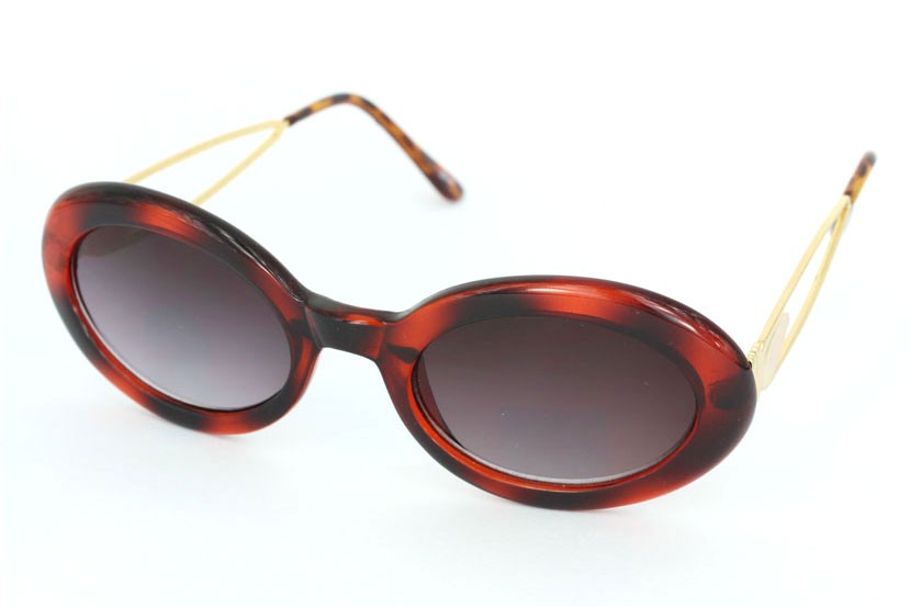 Rød-brun solbrille i vintage design. 50´er, 60´er,70´er look.