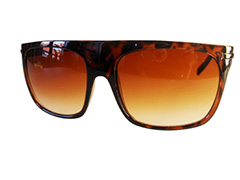 Brun klassisk solbrille i enkelt og lækkert design