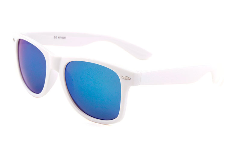 Wayfarer solbrille i hvid med blå spejlglas