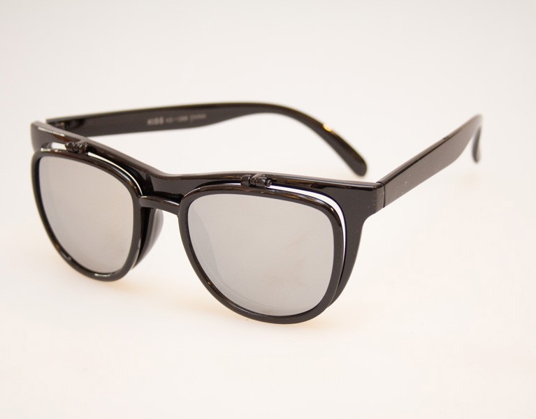 Sort brille / solbrille med klap-op funktion i wayfarer look med spejl glas