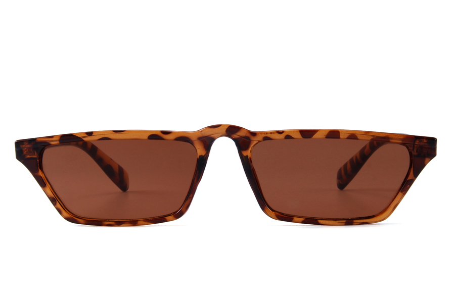 Smal og spids cateye solbrille i lyst tortoise stel med lysbrune glas - accessories.dk - billede 2