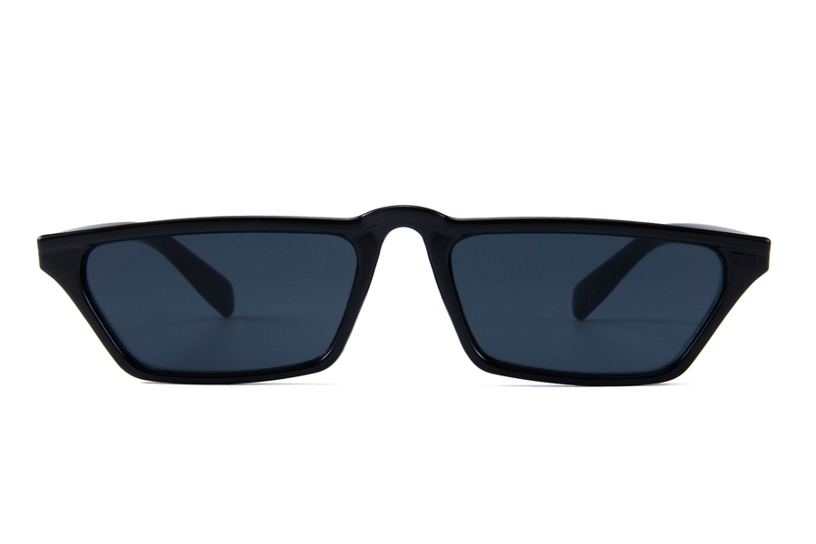 Smal og spids cateye solbrille i sort stilet design med sorte glas - accessories.dk - billede 2