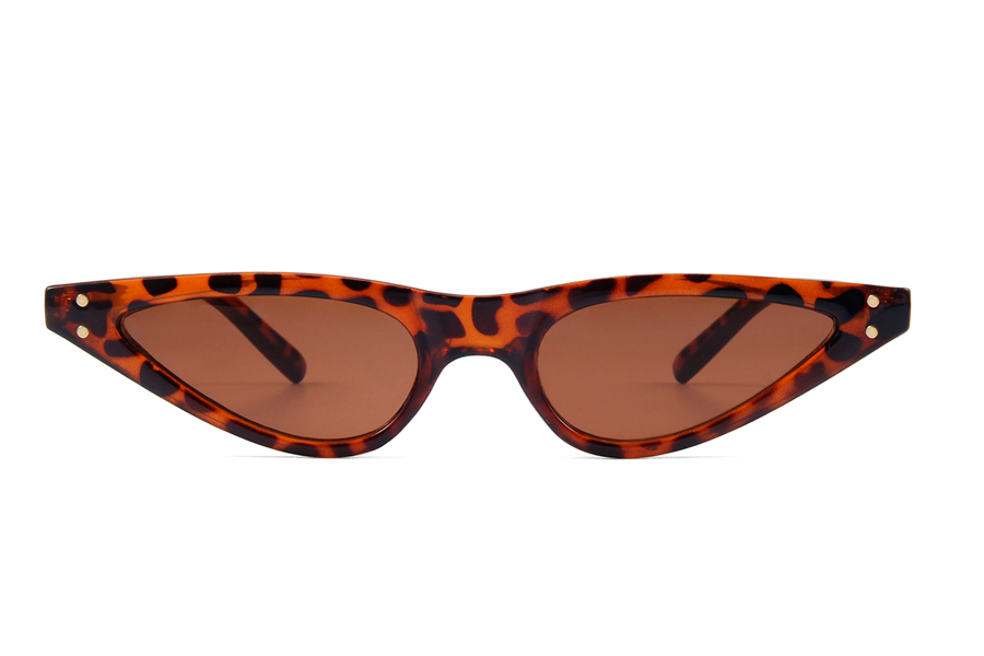 Spids og markant cat-eye solbrille i feminint design - accessories.dk - billede 2