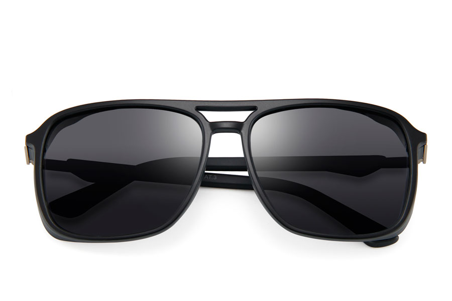 Mat sort solbrille med mindre stykke sidebeskyttelse. - accessories.dk - billede 3