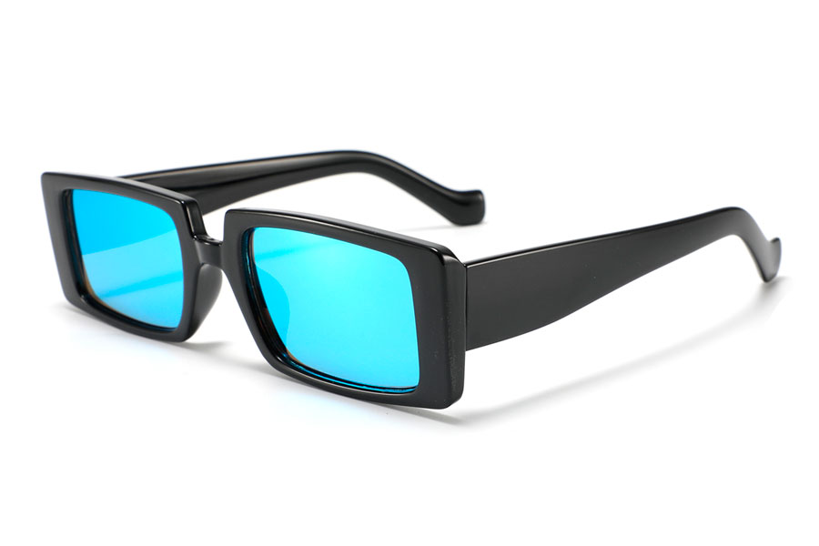 Solbrille i aflangt firkantet design med isblå spejlglas