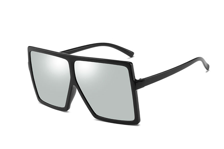 Oversize Solbrille i fladt design med sølvfarvet spejlglas.