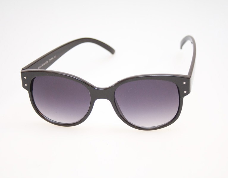 Lækker sort solbrille i enkelt mode deisgn. - Design nr. 471