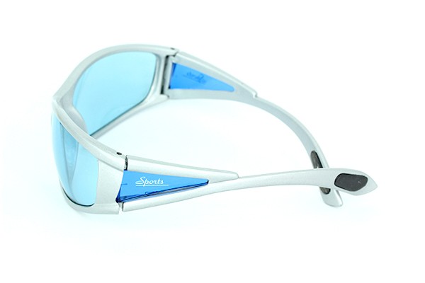 Løbe solbrille i lysgrå med lysblå glas og side beskyttelse