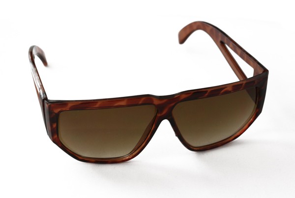 Kantet solbrille i skildpadde brun.  - Design nr. 874