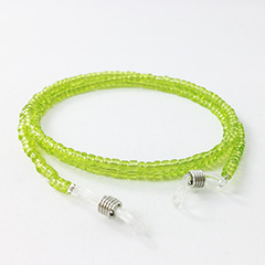 Brillesnor med perler i lys limegrøn - Design nr. 3149