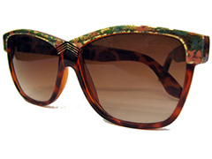 Solbrille med flot blomstermønster i rødbrun farve. Sommer lækker solbrille - Design nr. 683