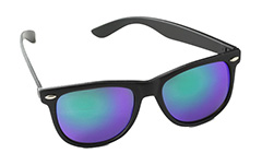 Sort wayfarer solbrille med grønligt multifarvet glas. - Design nr. 886