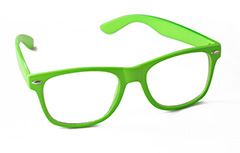 Lysgrøn brille med klart glas i wayfarer design.